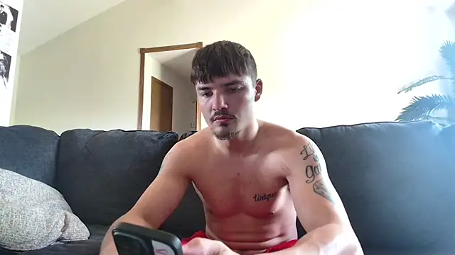 Snapshot of derekmontana2 chatting on 06/16/26, 07:49 derekmontana2 online show from 06/16/26, 07:49