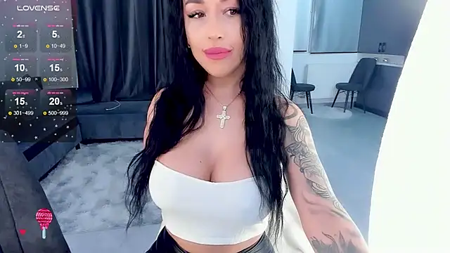 oh julya online show from 02/04/25, 07:22