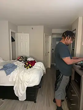 Snapshot of BigMfLuther chatting on 12/22/25, 05:15 BigMfLuther online show from 12/22/25, 05:15