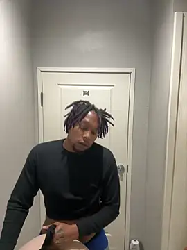 Snapshot of BigMfLuther chatting on 03/26/26, 07:47 BigMfLuther online show from 03/26/26, 07:47