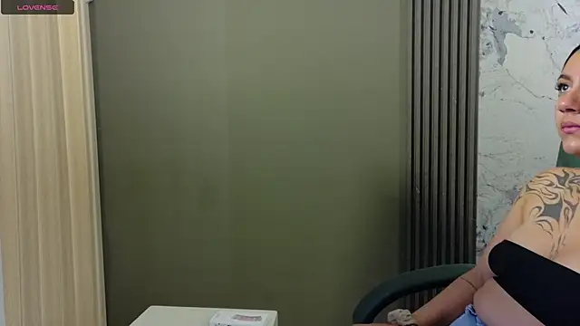 Megara 25 online show from 09/30/25, 12:32