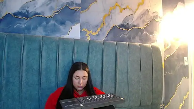 Megara 25 online show from 05/11/26, 04:04