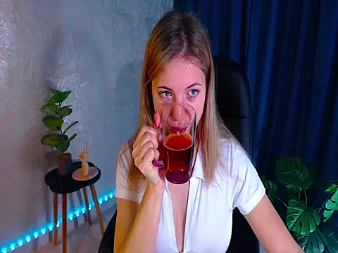 arlana klart online show from 09/24/25, 01:20