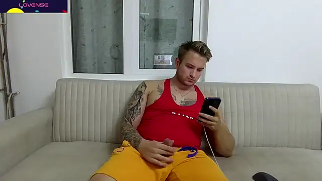 Snapshot of MarcusSophie chatting on 09/08/25, 06:51 MarcusSophie online show from 09/08/25, 06:51