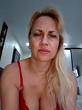 Snapshot of KissMiSveet chatting on 04/11/26, 02:54 KissMiSveet online show from 04/11/26, 02:54