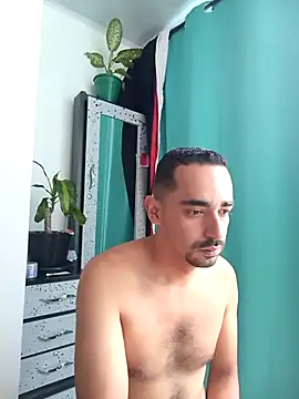 Snapshot of stivenlujan69 chatting on 12/17/25, 03:40 stivenlujan69 online show from 12/17/25, 03:40