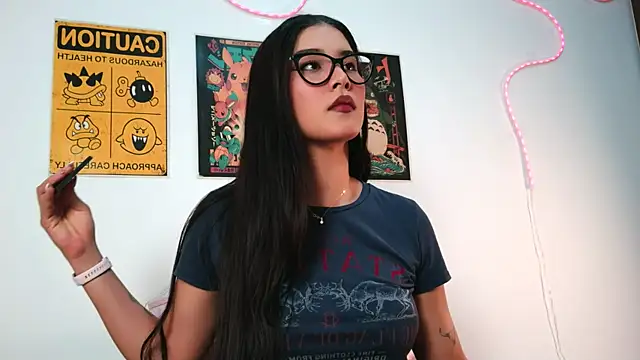 Snapshot of Aurorabeck_ chatting on 10/11/25, 02:22 Aurorabeck online show from 10/11/25, 02:22