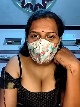 Snapshot of sexy_aaru chatting on 05/05/26, 04:20 sexy aaru online show from 05/05/26, 04:20