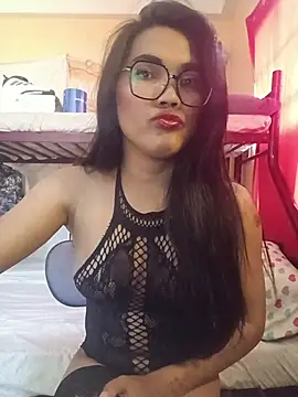 Snapshot of samanthasweetcock30 chatting on 11/18/25, 04:17 samanthasweetcock30 online show from 11/18/25, 04:17