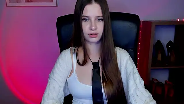 LuxMaya online show from 06/16/26, 06:49