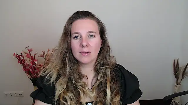 Snapshot of Darklure_ chatting on 10/08/25, 07:11 Darklure  online show from 10/08/25, 07:11