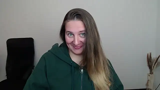 Snapshot of Darklure_ chatting on 10/17/25, 03:25 Darklure  online show from 10/17/25, 03:25