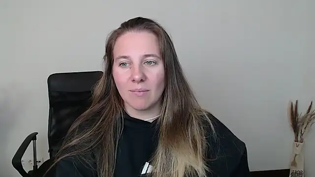 Snapshot of Darklure_ chatting on 10/31/25, 02:51 Darklure  online show from 10/31/25, 02:51