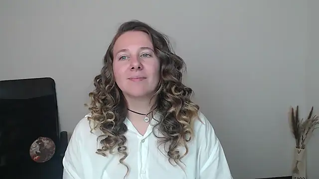 Snapshot of Darklure_ chatting on 11/01/25, 06:43 Darklure  online show from 11/01/25, 06:43