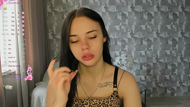 Snapshot of Kseni_a chatting on 04/21/26, 06:52 Kseni a online show from 04/21/26, 06:52