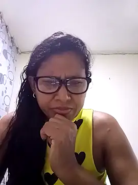 PERLA BLACK  online show from 10/22/25, 03:40