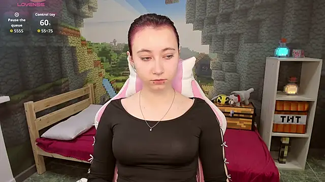 Snapshot of ClaraParks chatting on 10/23/25, 06:28 ClaraParks online show from 10/23/25, 06:28