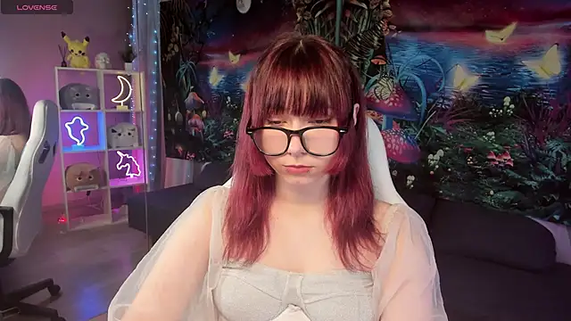 Snapshot of ClaraParks chatting on 11/11/25, 07:47 ClaraParks online show from 11/11/25, 07:47