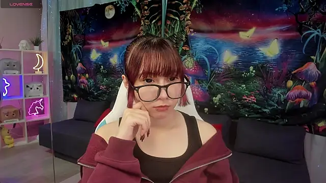 Snapshot of ClaraParks chatting on 11/15/25, 04:47 ClaraParks online show from 11/15/25, 04:47