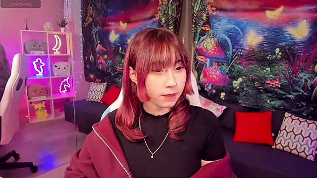 Snapshot of ClaraParks chatting on 11/20/25, 07:13 ClaraParks online show from 11/20/25, 07:13