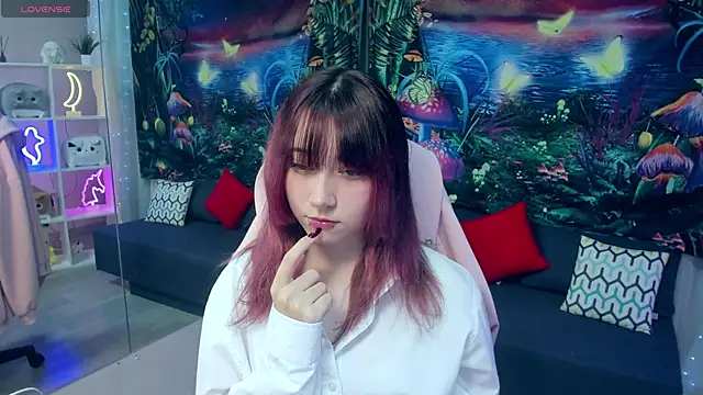 Snapshot of ClaraParks chatting on 11/23/25, 06:41 ClaraParks online show from 11/23/25, 06:41