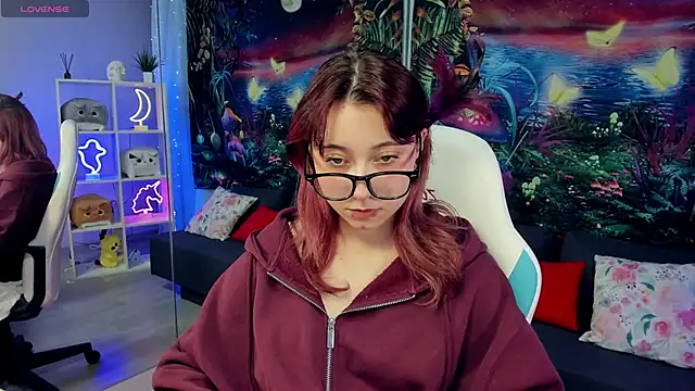 Snapshot of ClaraParks chatting on 11/29/25, 08:45 ClaraParks online show from 11/29/25, 08:45