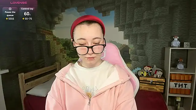 Snapshot of ClaraParks chatting on 01/05/26, 06:33 ClaraParks online show from 01/05/26, 06:33