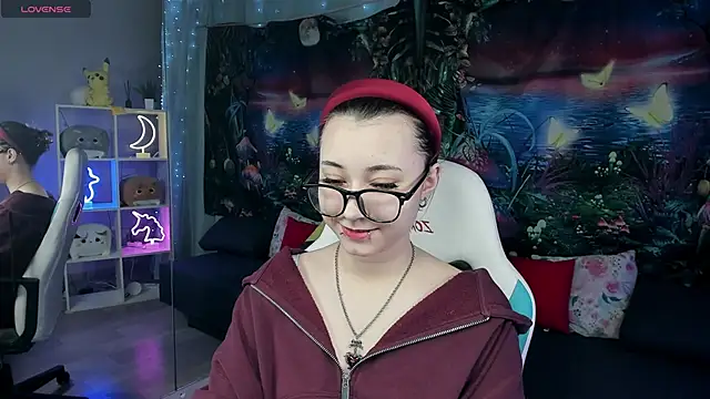 Snapshot of ClaraParks chatting on 02/25/26, 06:50 ClaraParks online show from 02/25/26, 06:50