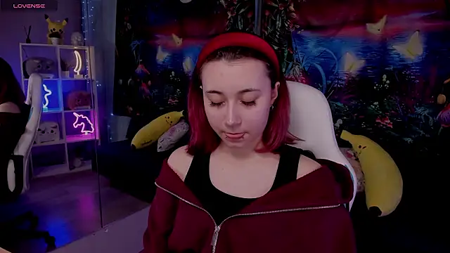 Snapshot of ClaraParks chatting on 03/13/26, 08:37 ClaraParks online show from 03/13/26, 08:37