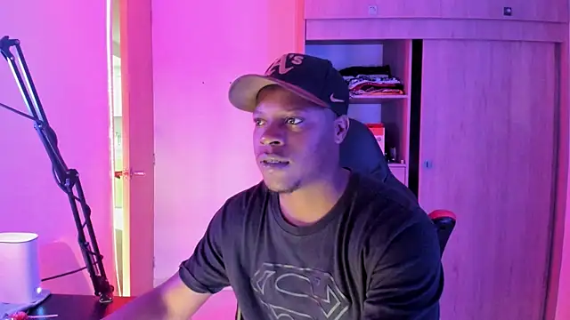 CorvisXnc0012 online show from 10/29/25, 04:37