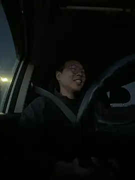 Snapshot of koukou322 chatting on 12/21/25, 09:44 koukou322 online show from 12/21/25, 09:44