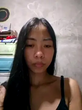 Snapshot of SweetMissPinay18 chatting on 06/01/26, 03:03 SweetMissPinay18 online show from 06/01/26, 03:03