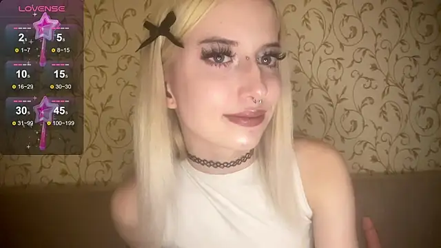 kittywithu online show from 10/21/25, 05:24