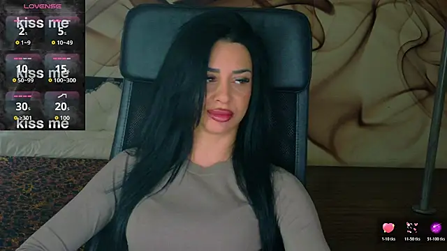 NaomiScarlet online show from 11/12/25, 10:37