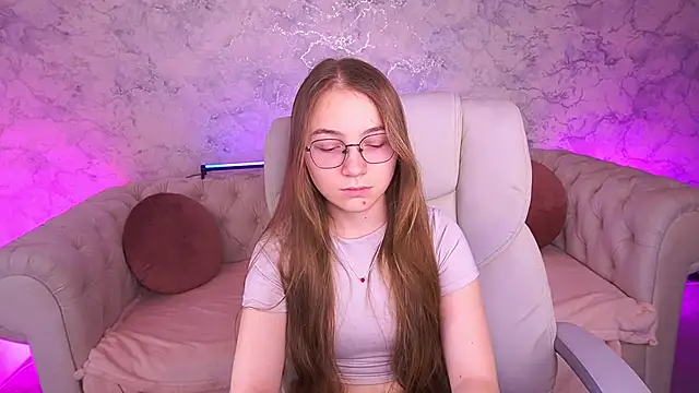 ArrinaWairr online show from 12/19/25, 08:54