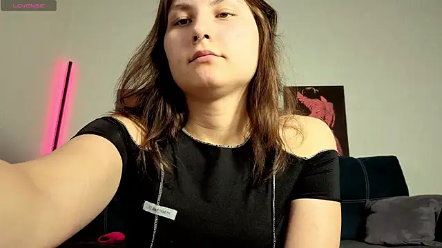 TrixiBell online show from 05/13/26, 04:21