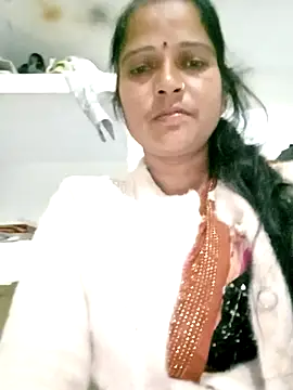 Snapshot of Cutreet chatting on 12/15/25, 11:31 Cutreet online show from 12/15/25, 11:31