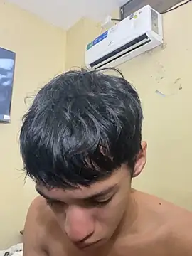 Snapshot of javi_fer chatting on 03/31/26, 04:51 javi fer online show from 03/31/26, 04:51