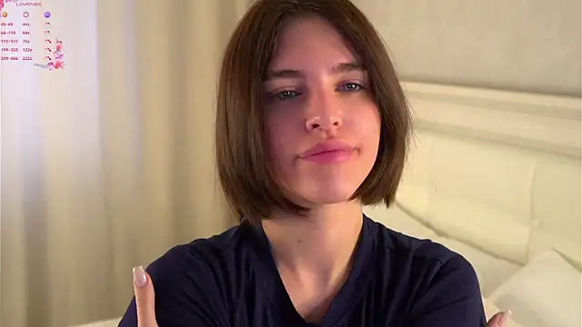Snapshot of EleneButton chatting on 04/28/26, 01:15 EleneButton online show from 04/28/26, 01:15