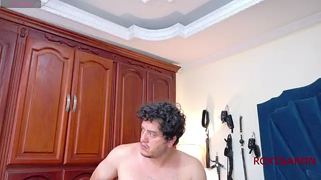 RoxyandAron2 online show from 05/11/26, 04:15