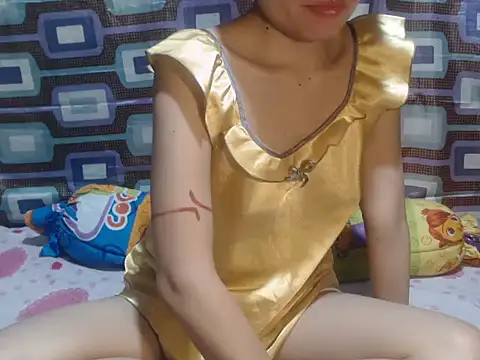 Snapshot of UrKitty_lover18 chatting on 04/19/26, 12:15 UrKitty lover18 online show from 04/19/26, 12:15