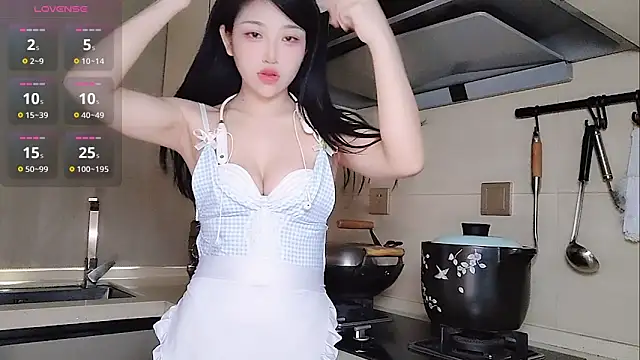 Snapshot of Coco--01 chatting on 09/11/25, 01:06 Coco--01 online show from 09/11/25, 01:06