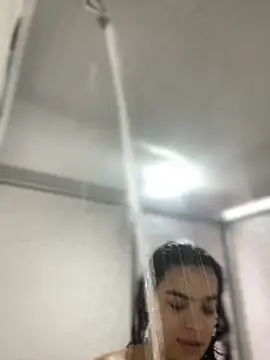 Snapshot of JuanitaMore01 chatting on 12/21/25, 08:27 JuanitaMore01 online show from 12/21/25, 08:27