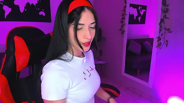 Snapshot of ZoeValencia1 chatting on 02/03/26, 12:10 ZoeValencia1 online show from 02/03/26, 12:10