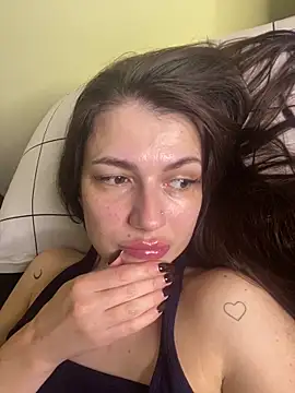 Cute Erika online show from 10/31/25, 11:06