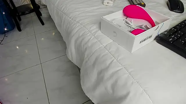 DarkHoneyy online show from 09/25/25, 12:47