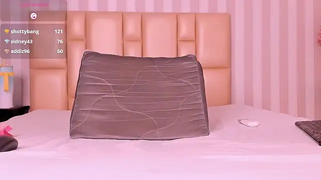 DarkHoneyy online show from 12/13/25, 07:53