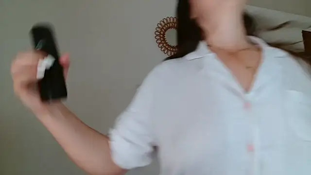 Snapshot of liloush__ chatting on 09/27/25, 11:37 liloush online show from 09/27/25, 11:37