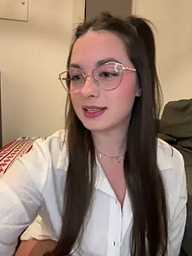 Snapshot of liloush__ chatting on 02/20/26, 09:48 liloush online show from 02/20/26, 09:48