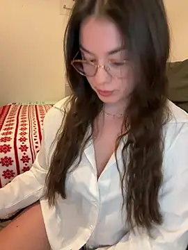 Snapshot of liloush__ chatting on 03/01/26, 09:17 liloush online show from 03/01/26, 09:17